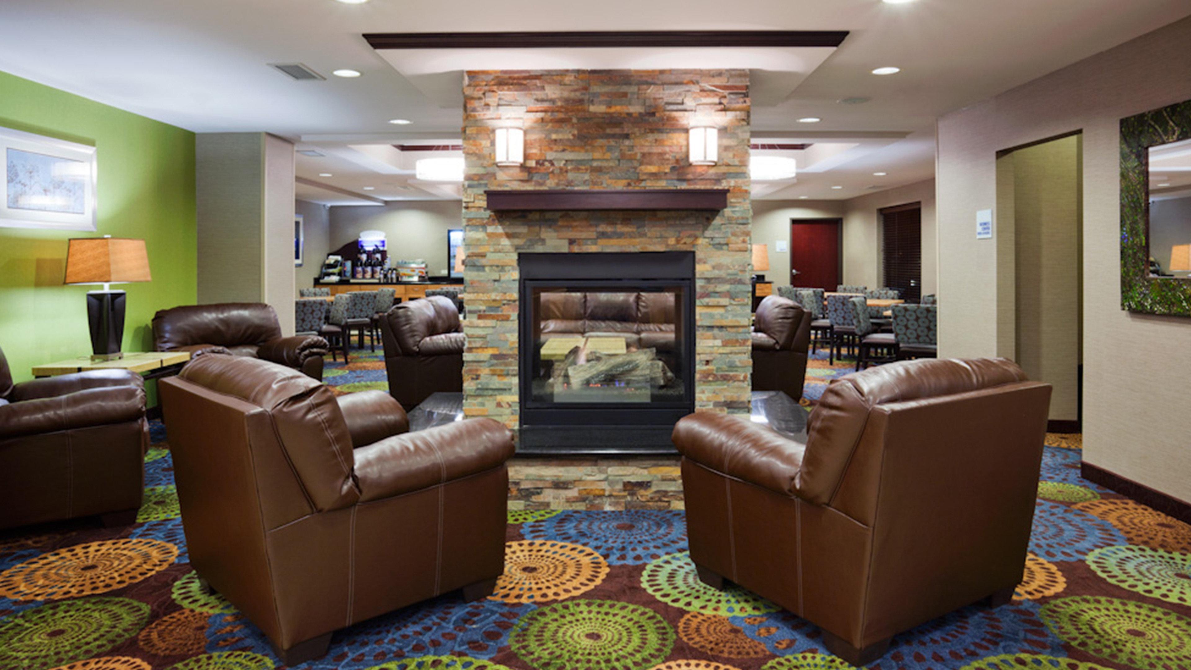 Holiday Inn Express And Suites Rochester West-Medical Center By Ihg Exterior foto