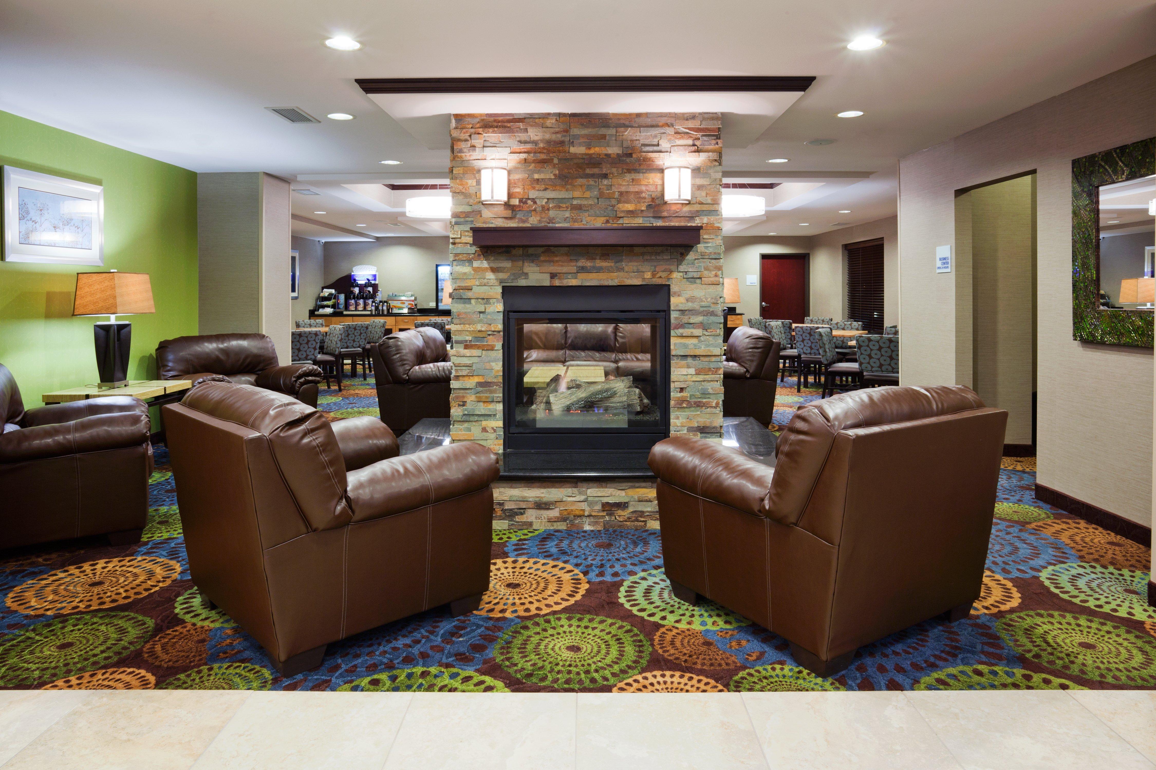 Holiday Inn Express And Suites Rochester West-Medical Center By Ihg Exterior foto